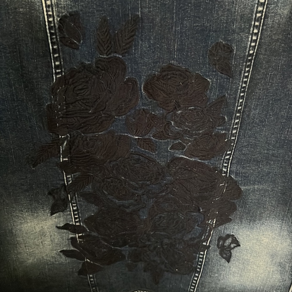 Embroidered back Jean jacket - Picture 3 of 4